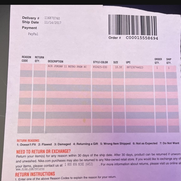 Jordan 11 Retro
Heiress Black Stingray (GS) - Picture 3 of 5